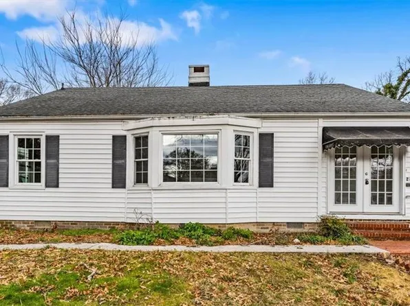 2808 Masonic Dr, Greensboro, NC 27403