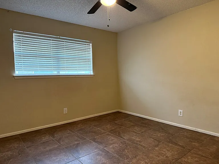 3002 Phillip Pl — Photo 10
