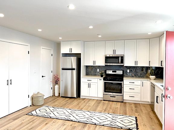 Kitchen, laundry and powder bathroom doors