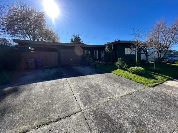 2075 Lewis Ave, Arcata, CA 95521