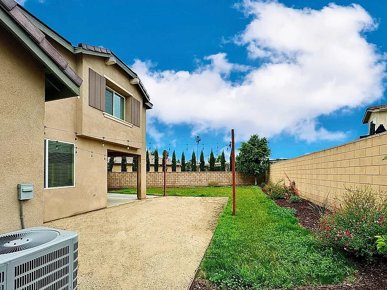 14810 Shelburne Ct — Photo 40