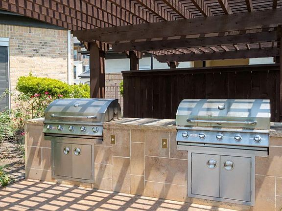 Come enjoy our BBQ area. Two different Outdoor Kitchen areas.