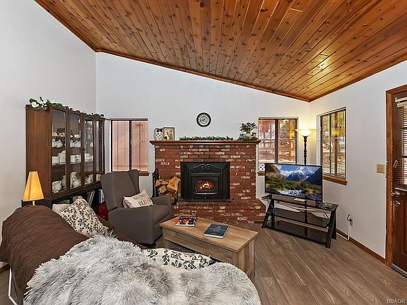 4th image of 777 Holmes Ln