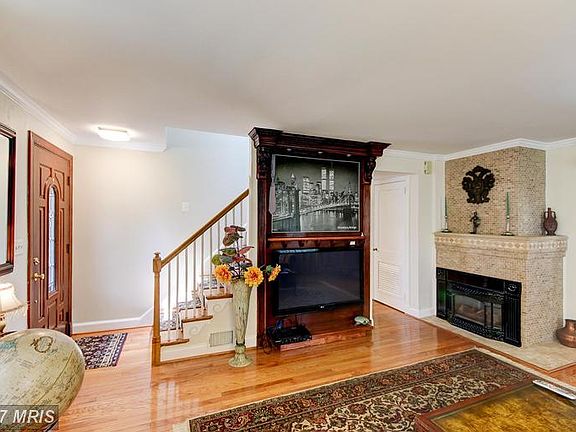 2nd image of 1205 Edmonston Dr