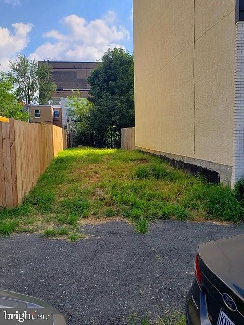 1st image of 1939 E Cumberland St