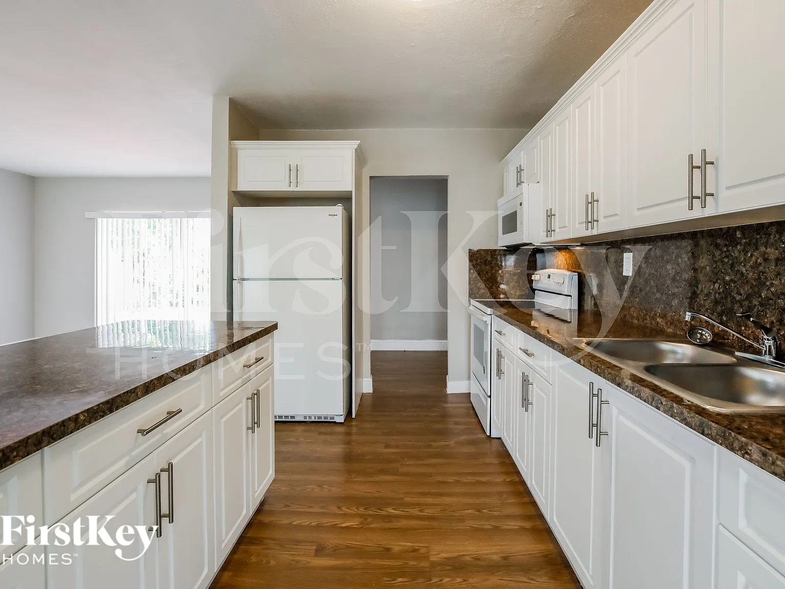 5 bed, 2.0 bath, 2184 sqft, $4,370 — Photo 4