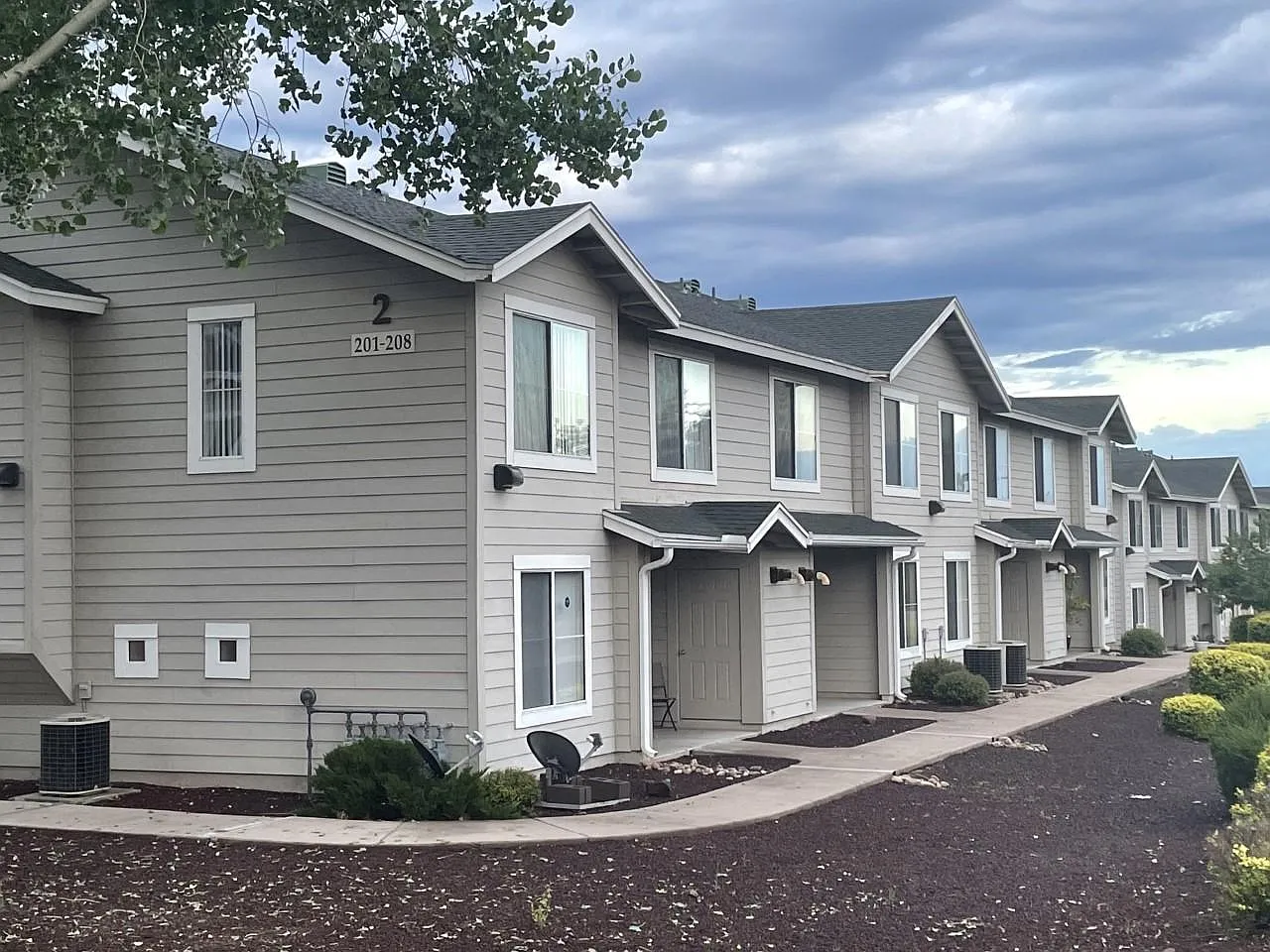 Mountain Park Townhomes — Photo 2