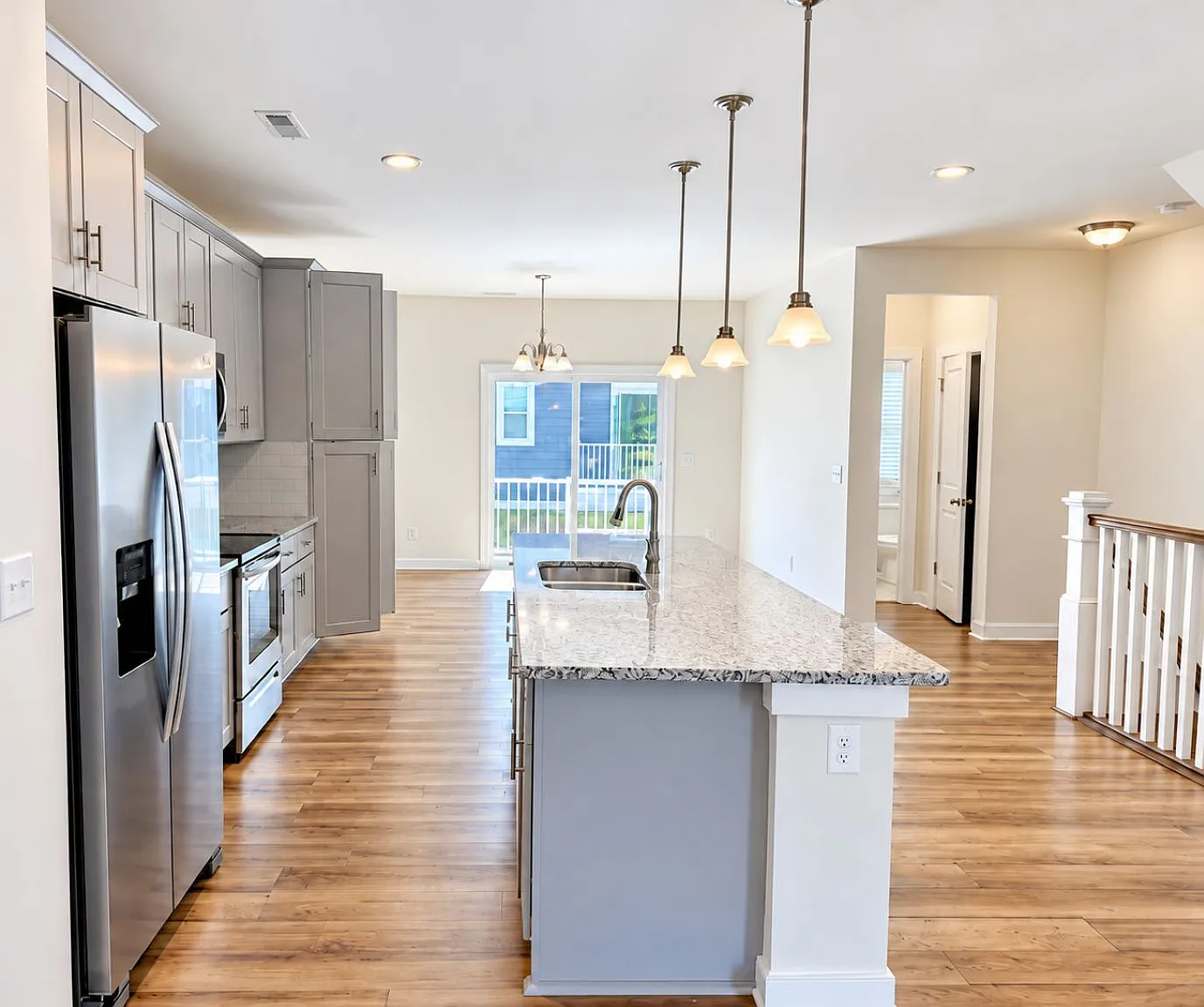 1006 Sharon Towns Dr — Photo 3