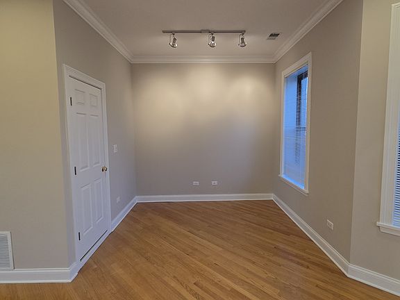 2nd image of 1626 N Winchester Ave #3