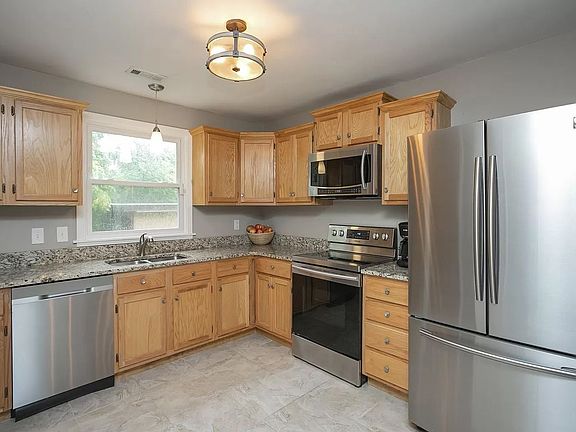 4th image of 518 Brentlawn Dr