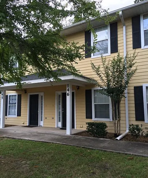 2951 SW 35th Pl — Photo 1