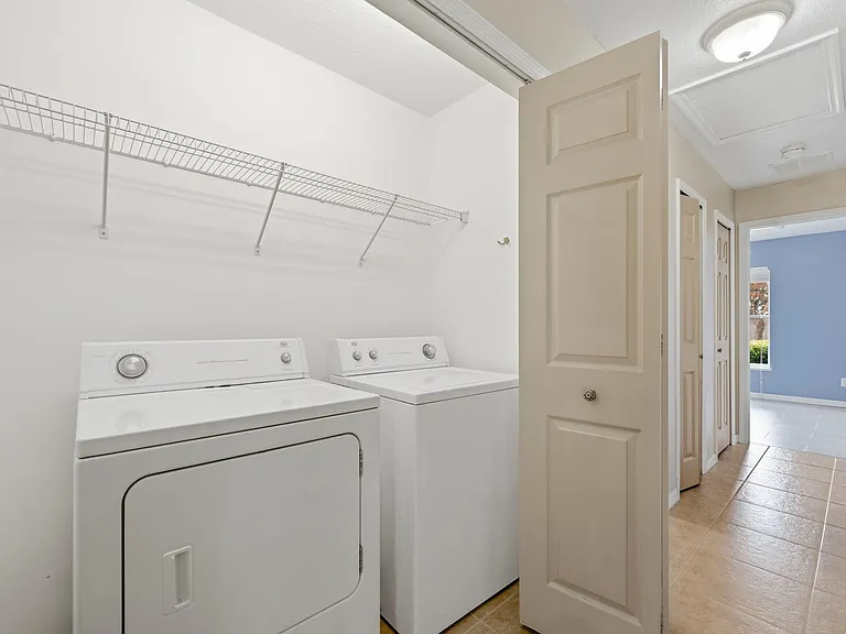 1707 SE Manth Ln — Photo 10
