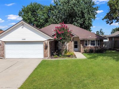 1300 Nottoway Dr, Midwest City, OK, 73130
