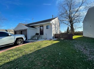 1703 Fulton Ln, Hanover Park, IL