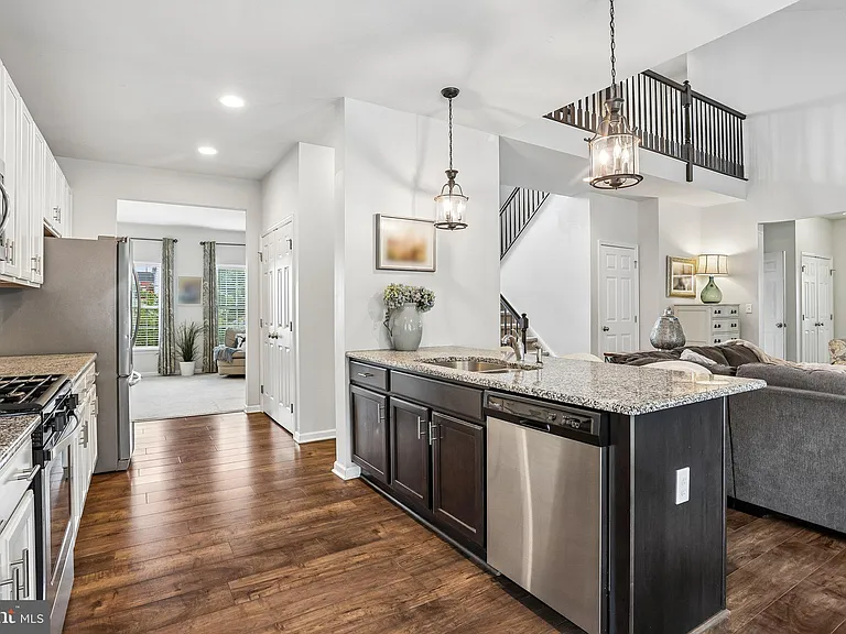 427 Green Meadow Dr — Photo 15