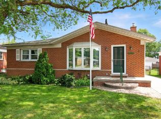 24616 Star Valley Rd, Saint Clair Shores, MI