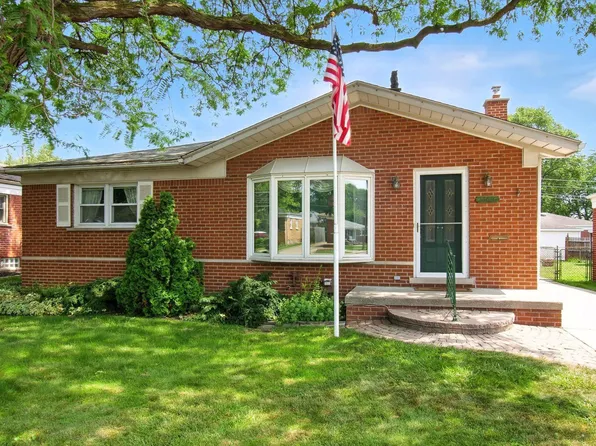 24616 Star Valley Rd, Saint Clair Shores, MI 48080