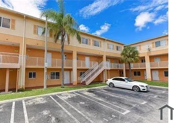 6225 SW Kendale Lakes Cir #257