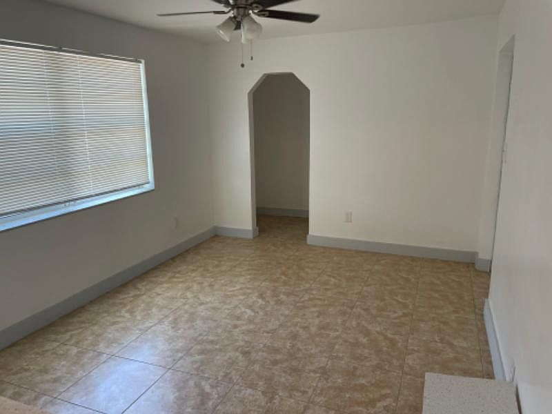 2nd image of 525 SW 1st St #1