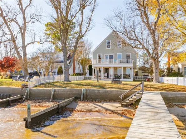 221 Lands End Rd, Tappahannock, VA 22560