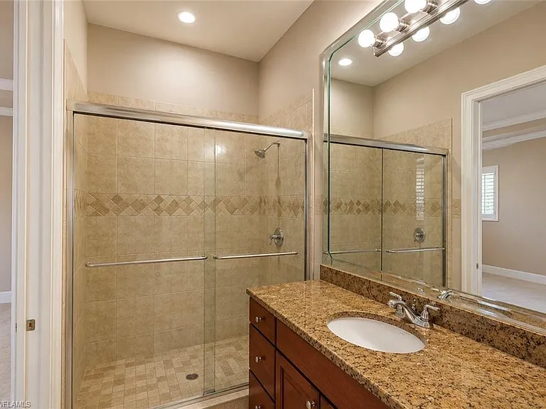 2915 Coco Lakes Dr — Photo 32