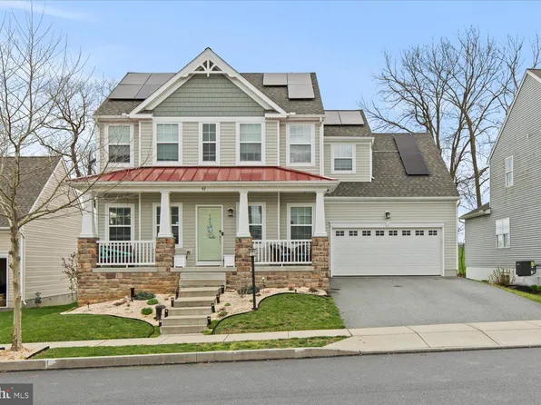 42 Honeysuckle Dr, Marietta, PA 17547