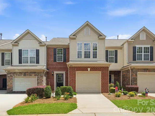 2433 Diplomat Ln, Charlotte, NC 28210