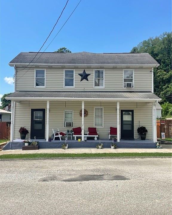 1st image of 210 Galley St