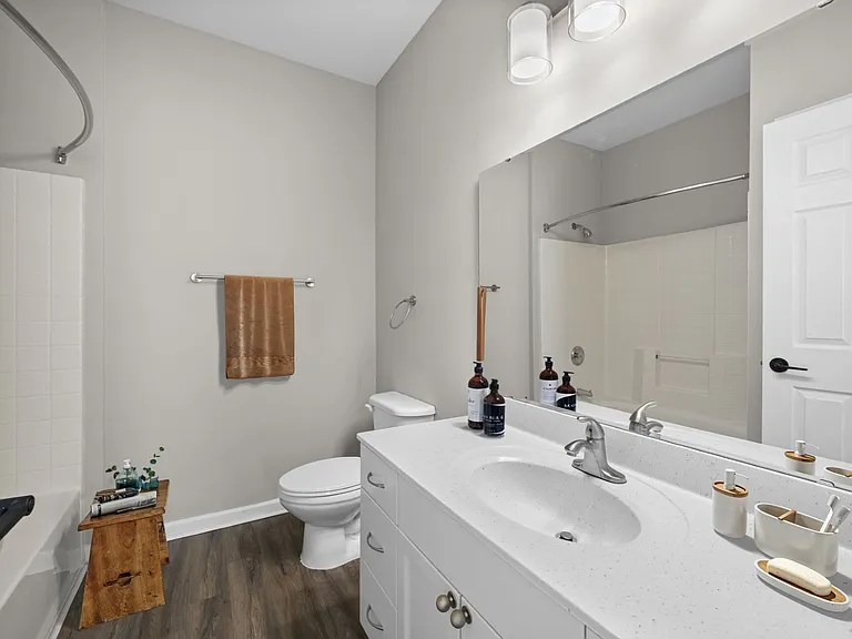 Tiedmann - 2 Bed / 2 Bath - 1,042 Sq.Ft.