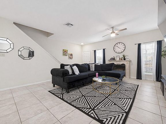 4th image of 17461 Red Oak Dr #7461