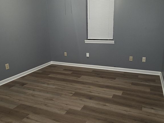 2nd image of 102 Chatham Dr APT B