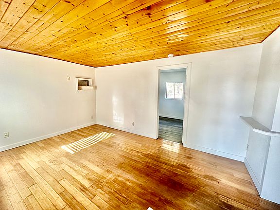 3rd image of 3351 E Lyell Ave