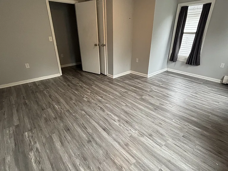 172 Grand St — Photo 8