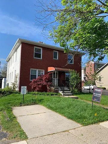 Building Photo - 324 E 3rd St #3