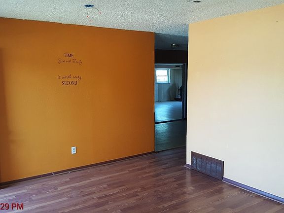 2nd image of 1433 NW Great Plains Blvd