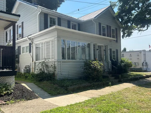 114 N Monroe St, Titusville, PA 16354