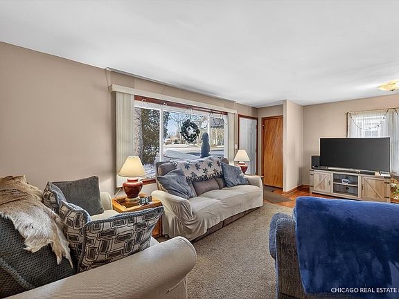 4th image of 871 S Chatham Ave