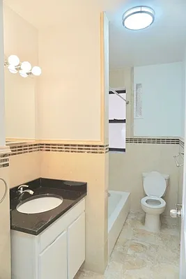 Rented by NYLA Realty | media 7
