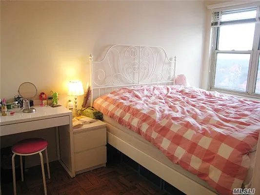 Sold by Winzone Realty Inc | media 4