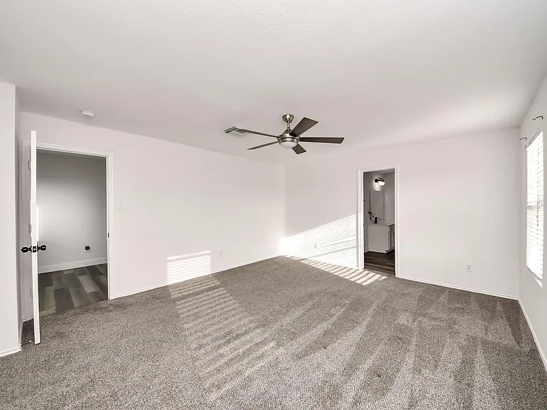 7826 Maverick Trace Ln — Photo 19