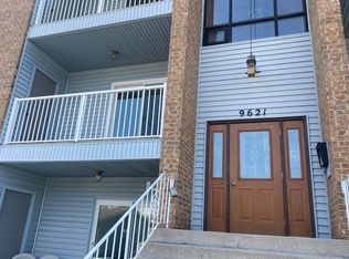 9621 Merrillville Rd APT 203, Crown Point, IN 46307