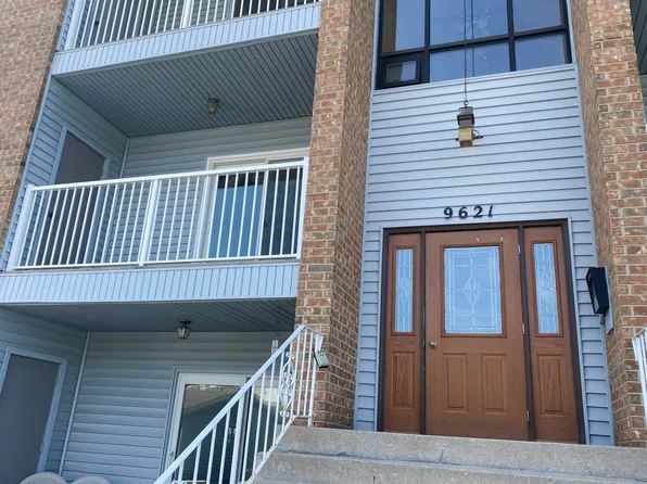 9621 Merrillville Rd APT 203, Crown Point, IN 46307