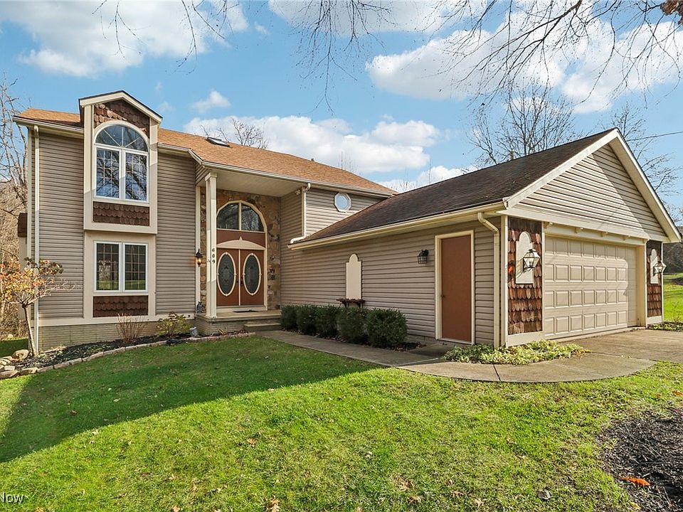1st image of 609 Maple Creek Dr