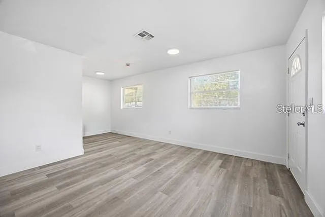 3 bed, 1106 sqft, $1,950 — Photo 2