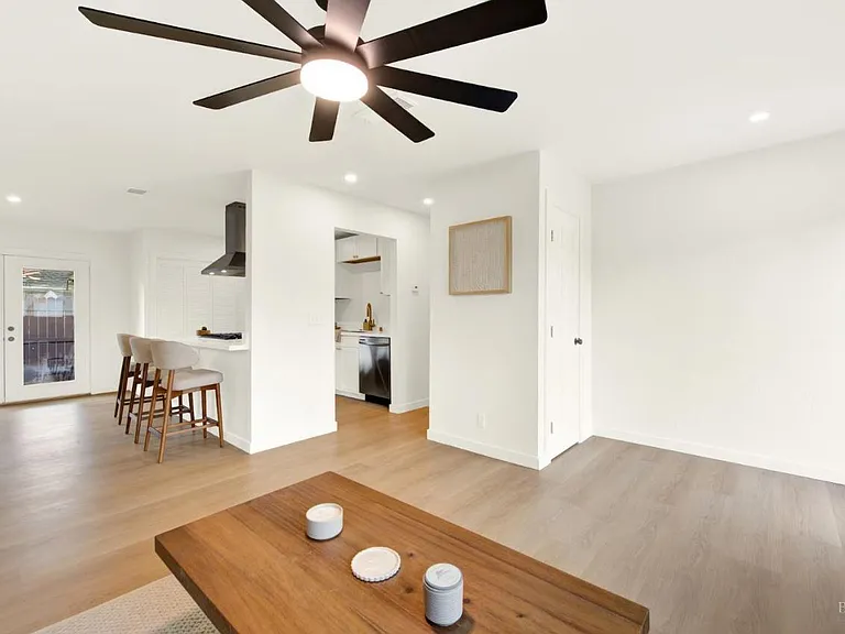 6610 Oak Leaf Ct — Photo 10