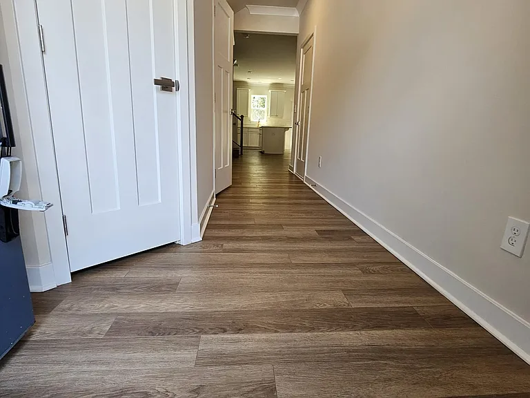 53 Connaught Ct — Photo 7