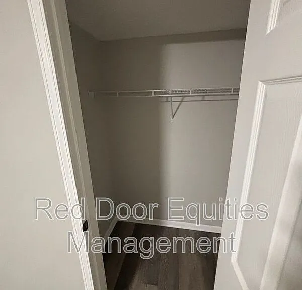 1215 N Columbus St #C — Photo 11