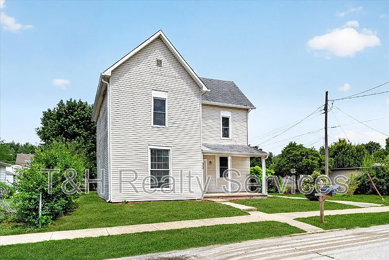 4 bed, 2.0 bath, 3356 sqft, $1,950 — Photo 3