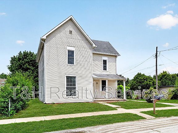 3rd image of 604 W Fourth St