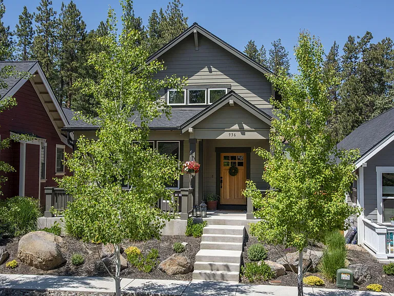 3-bedroom rental at 936 E Black Butte Ave, Sisters, OR